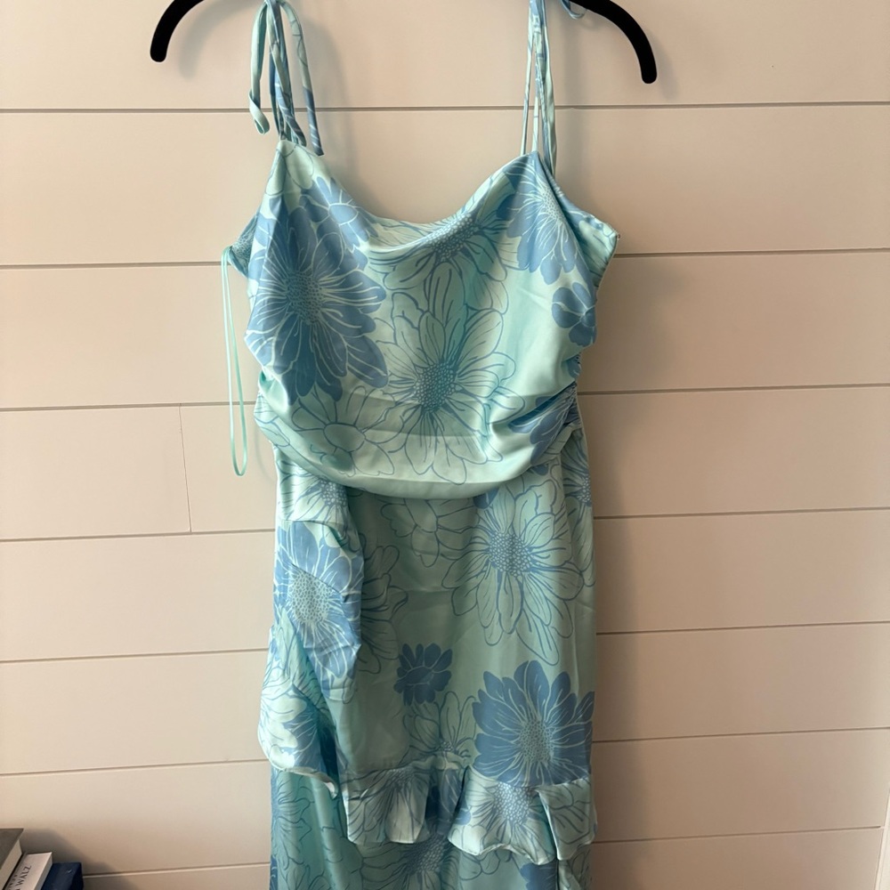 Wayf nwt dress